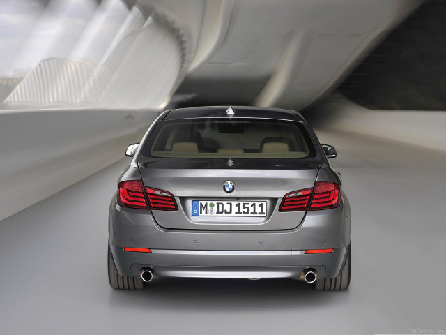 BMW 5-series F10 фото