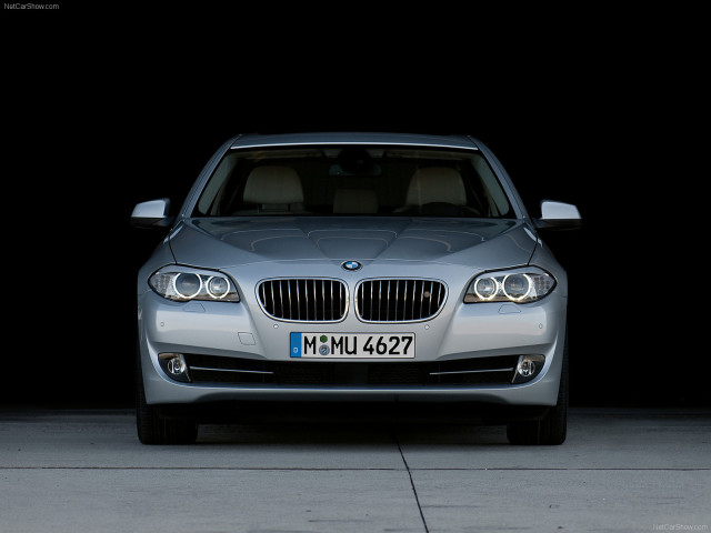 BMW 5-series F10 фото