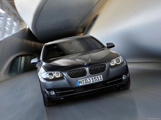 BMW 5-series F10 фото