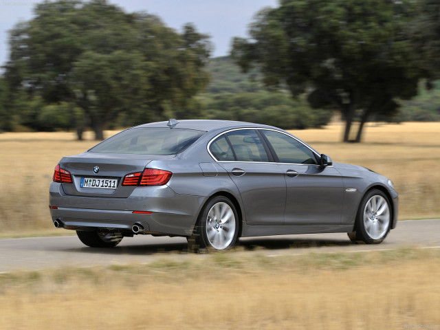 BMW 5-series F10 фото