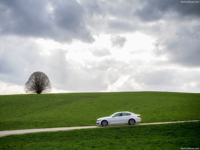 BMW 5-series G30 фото