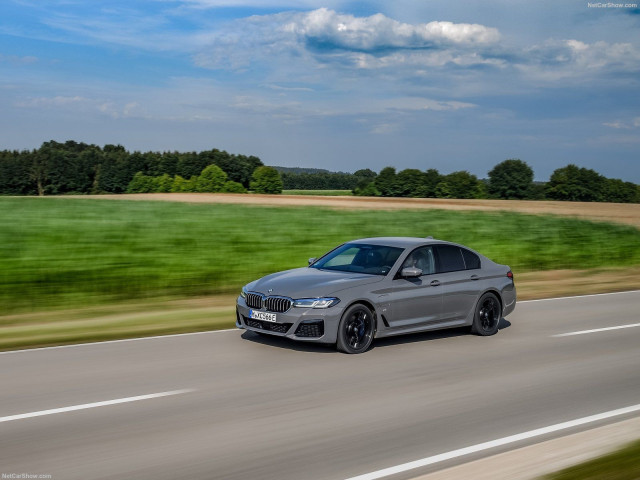 BMW 5-series G30 фото