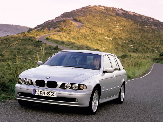 BMW 5-series Touring фото