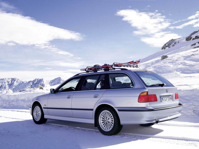 BMW 5-series Touring фото