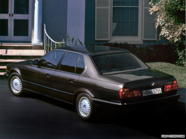 BMW 7-series E32 фото