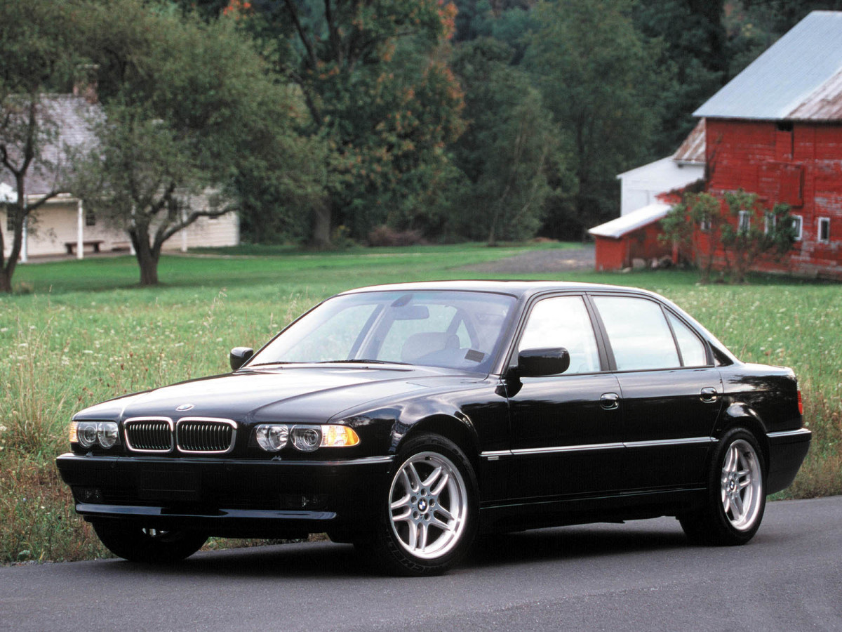 BMW 7-series E38 фото 10105