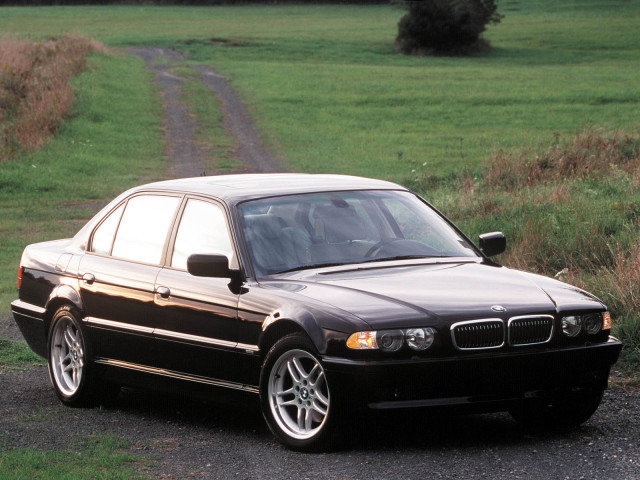 BMW 7-series E38 фото