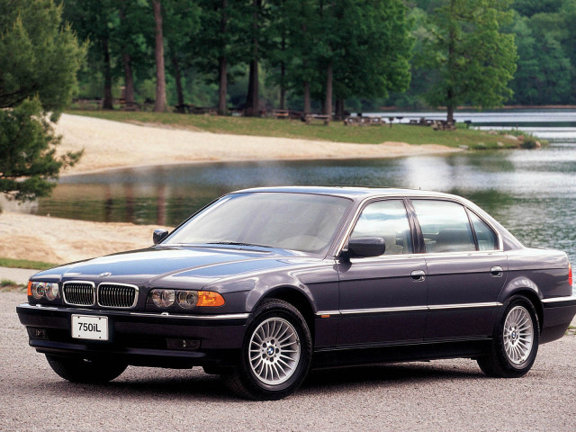 BMW 7-series E38 фото