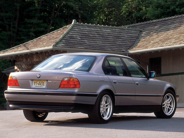 BMW 7-series E38 фото