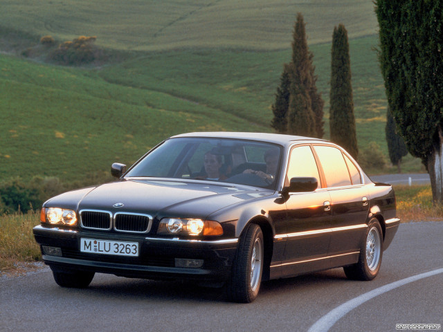 BMW 7-series E38 фото