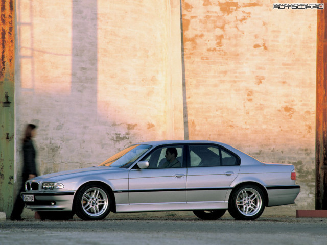 BMW 7-series E38 фото