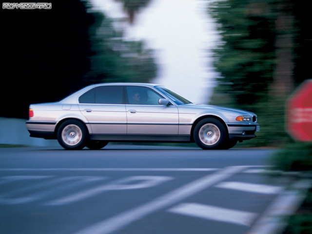 BMW 7-series E38 фото