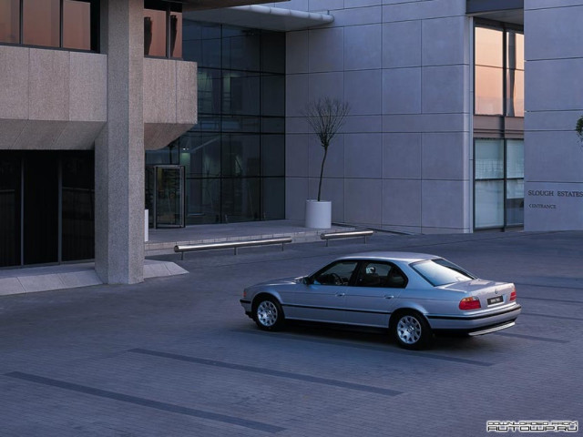 BMW 7-series E38 фото