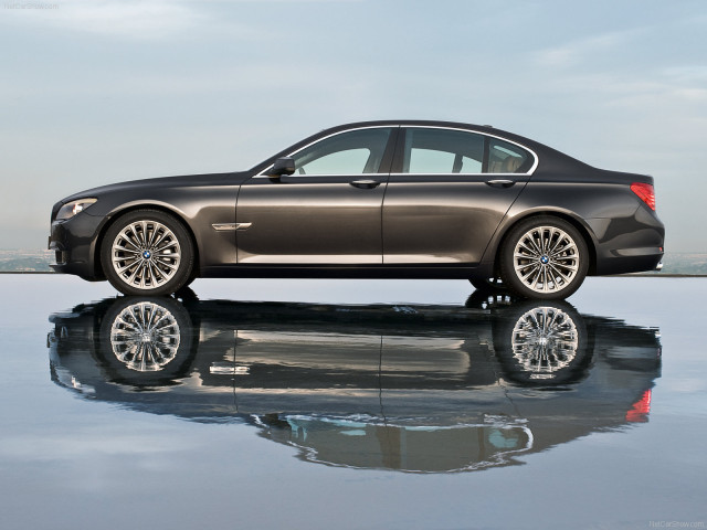 BMW 7-series F01 F02 фото