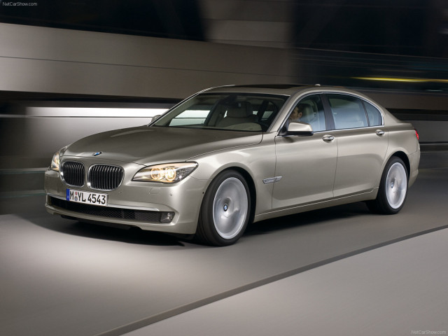 BMW 7-series F01 F02 фото