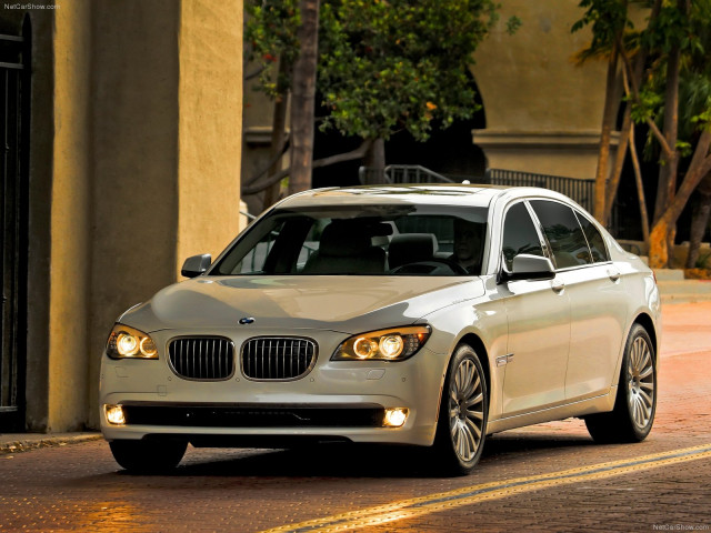 BMW 7-series F01 F02 фото