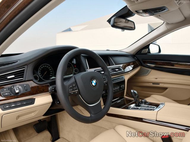 BMW 7-series F01 F02 фото