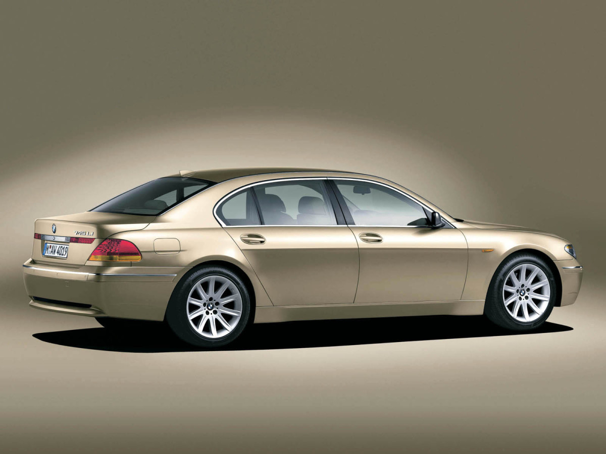 BMW 7-series фото 10077