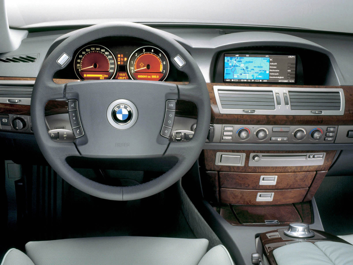 BMW 7-series фото 10084