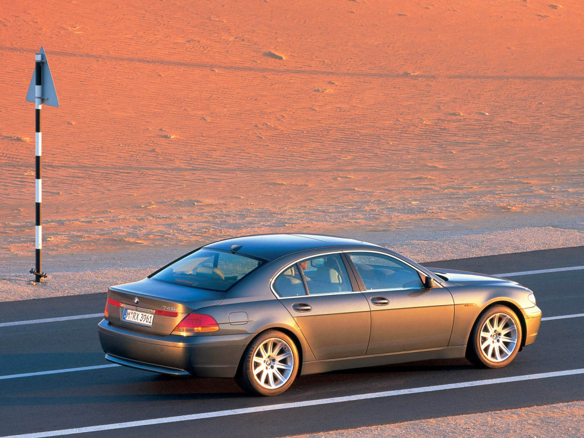 BMW 7-series фото 10102