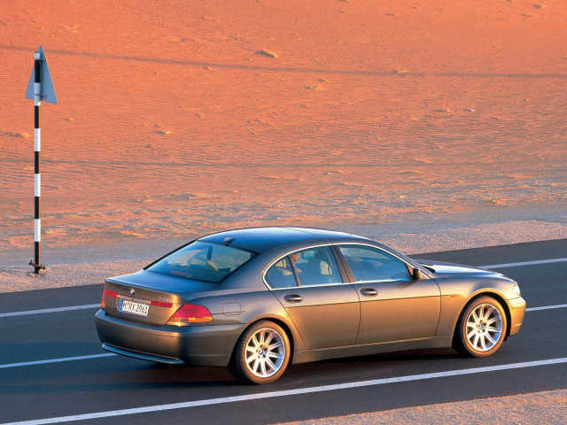 BMW 7-series фото