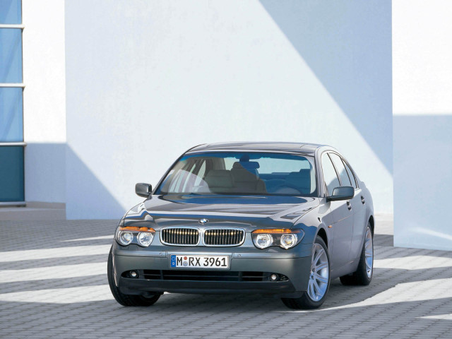 BMW 7-series фото