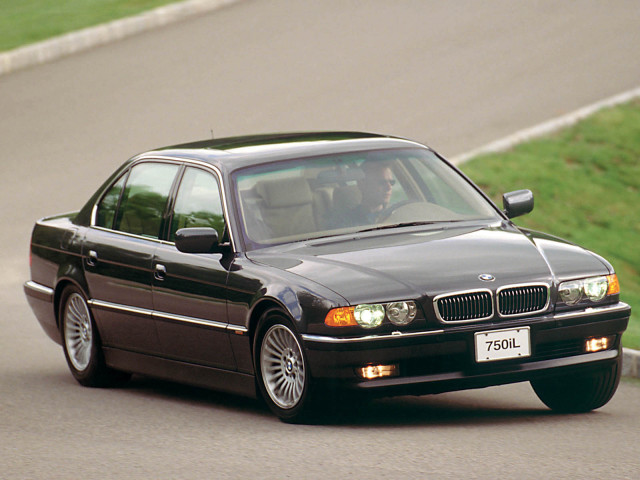 BMW 7-series фото