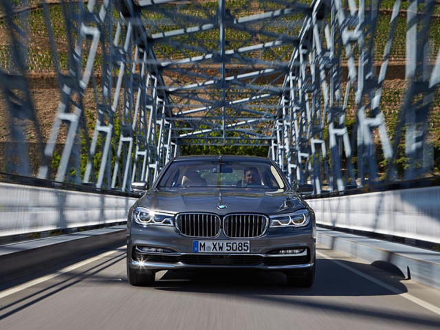 BMW 7-series фото