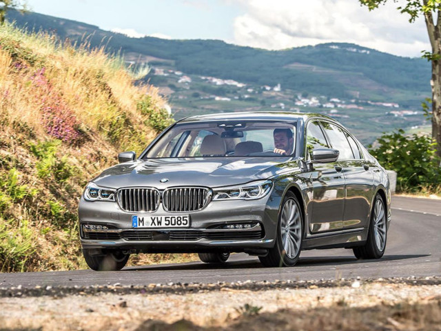 BMW 7-series фото