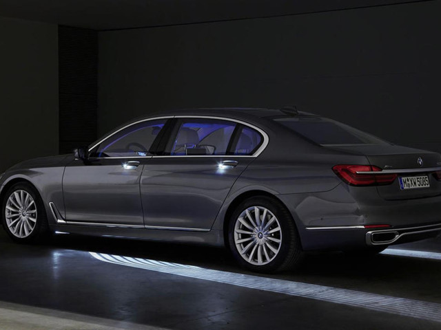 BMW 7-series фото