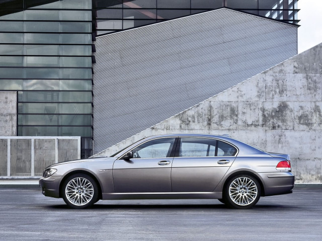 BMW 7-series фото