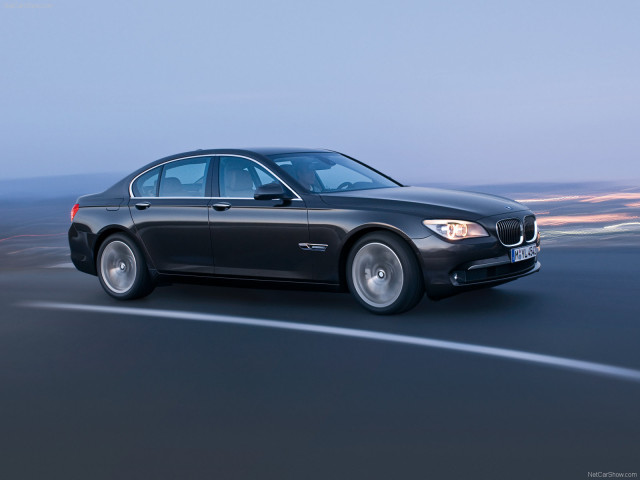 BMW 7-series фото