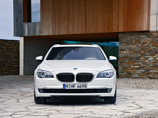 BMW 7-series фото