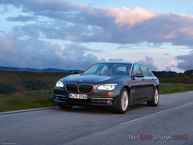 BMW 7-series фото