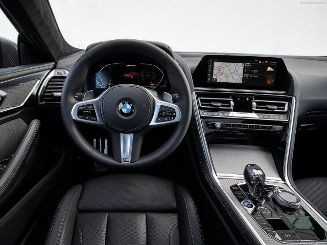 BMW 8-series G15 фото