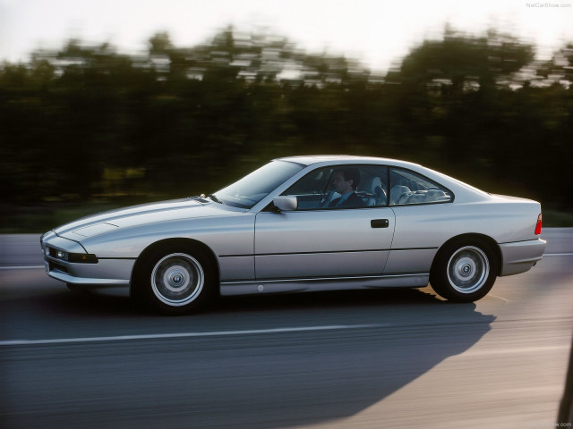 BMW 8-series фото