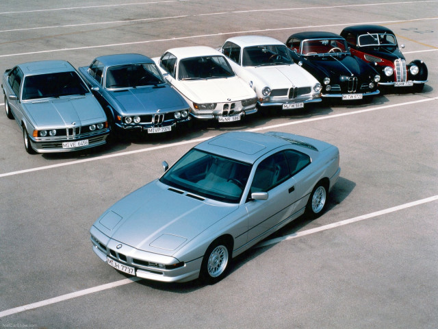 BMW 8-series фото