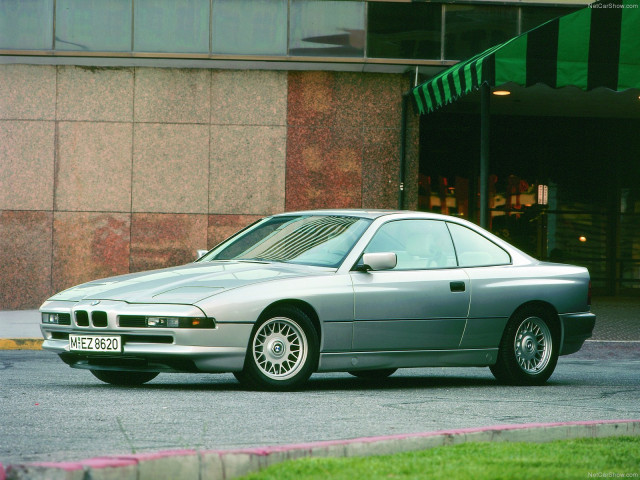 BMW 8-series фото