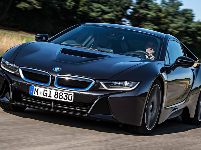 BMW i8 фото