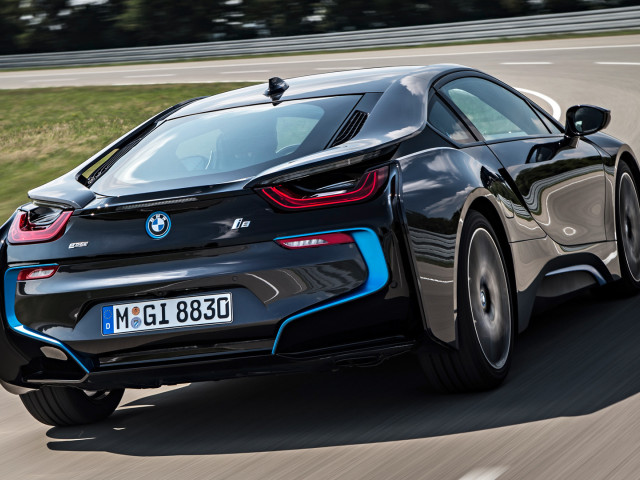 BMW i8 фото