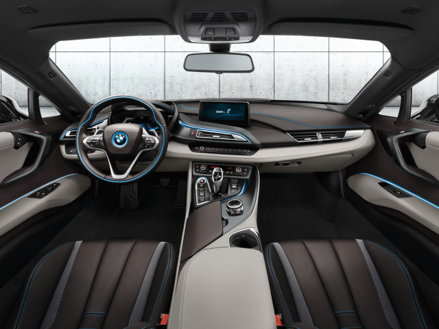 BMW i8 фото