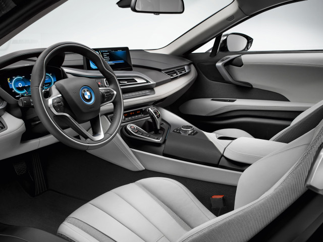 BMW i8 фото