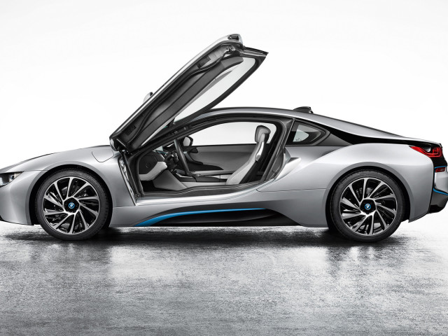 BMW i8 фото