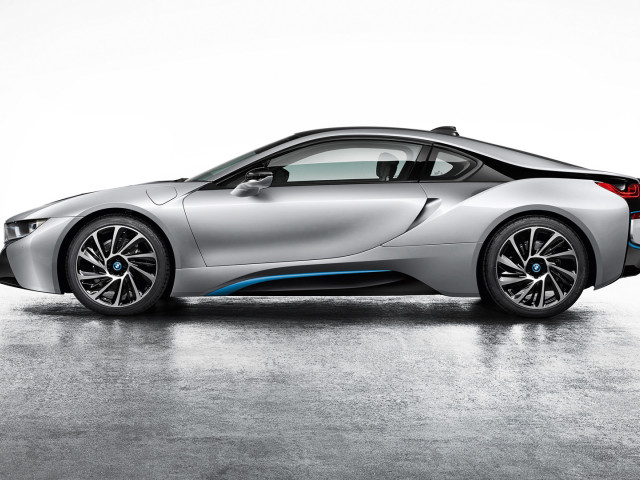 BMW i8 фото