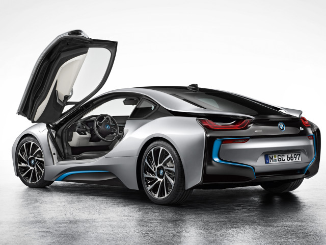 BMW i8 фото