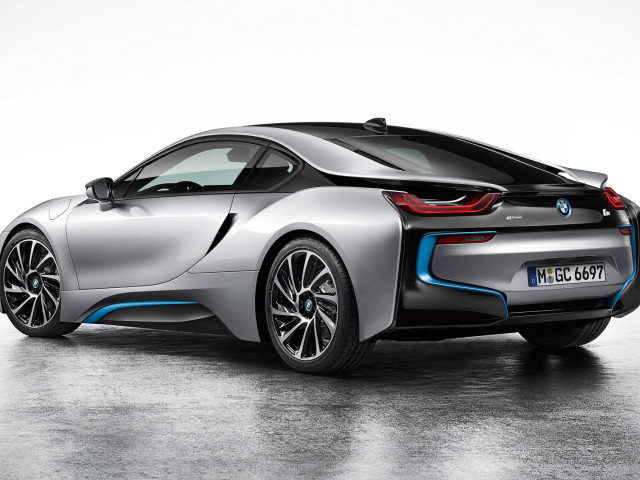 BMW i8 фото