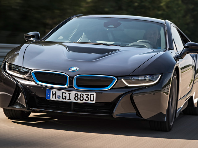 BMW i8 фото