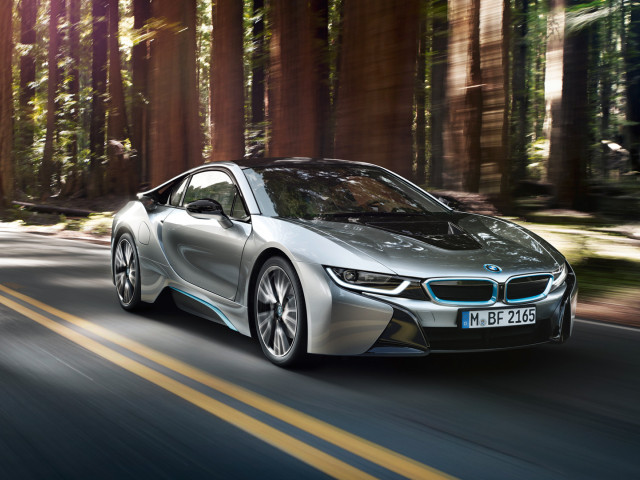 BMW i8 фото