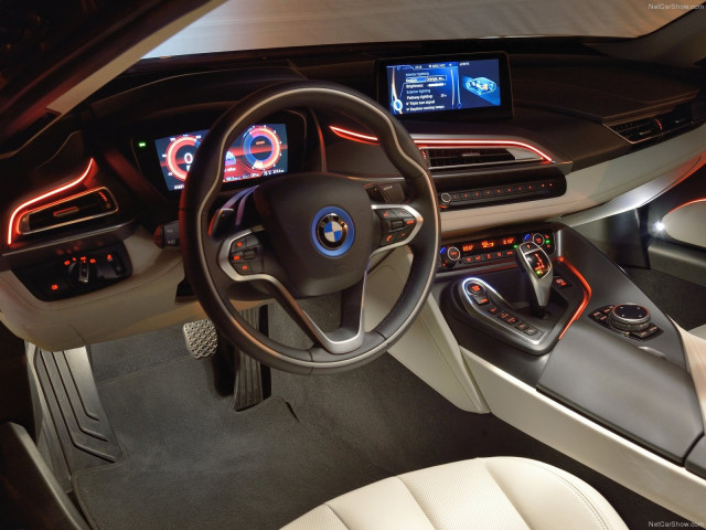 BMW i8 фото