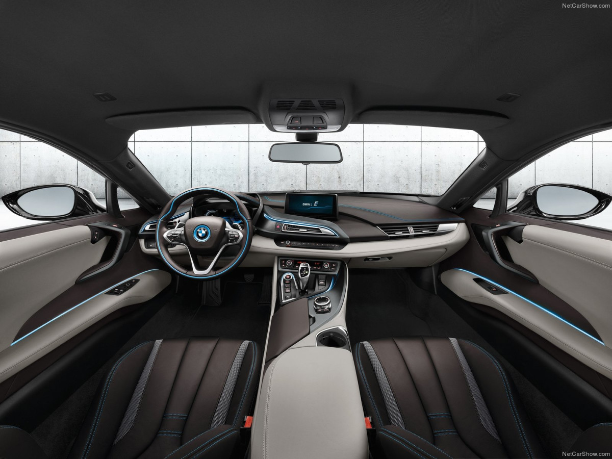 BMW i8 фото 130351